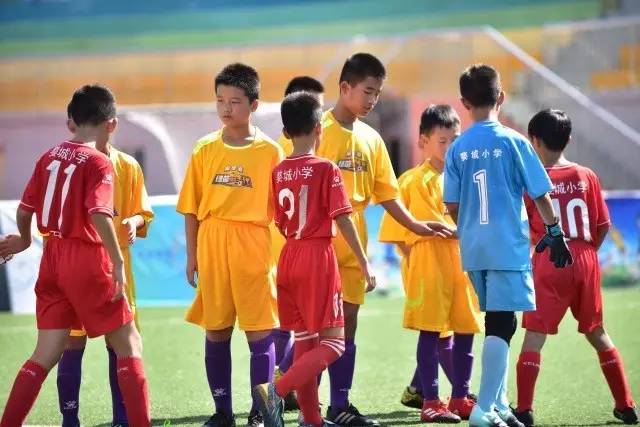 新一期FIFA排名：国足排名上升两位至第90