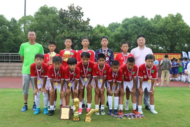 欧冠-阿诺德任意球破门 萨拉赫进球 利物浦2-0胜